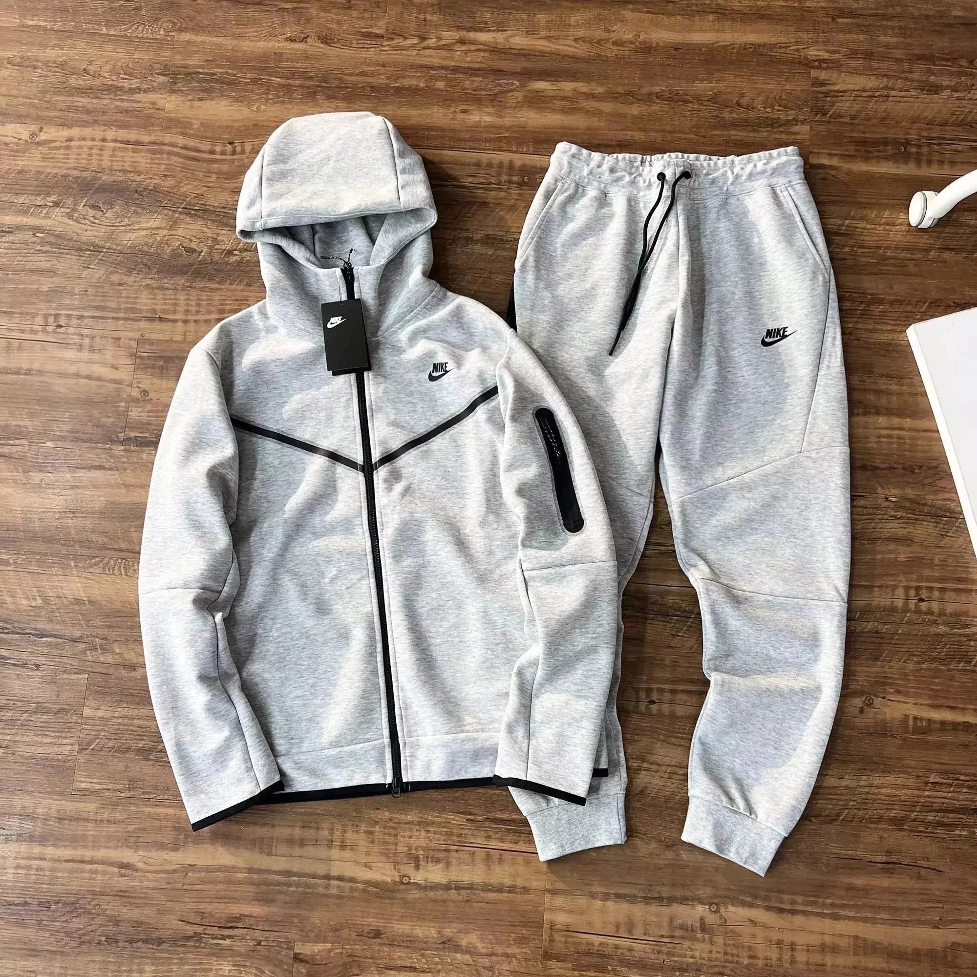 Nike Tech Fleece athletic Tracksuit Set Gray