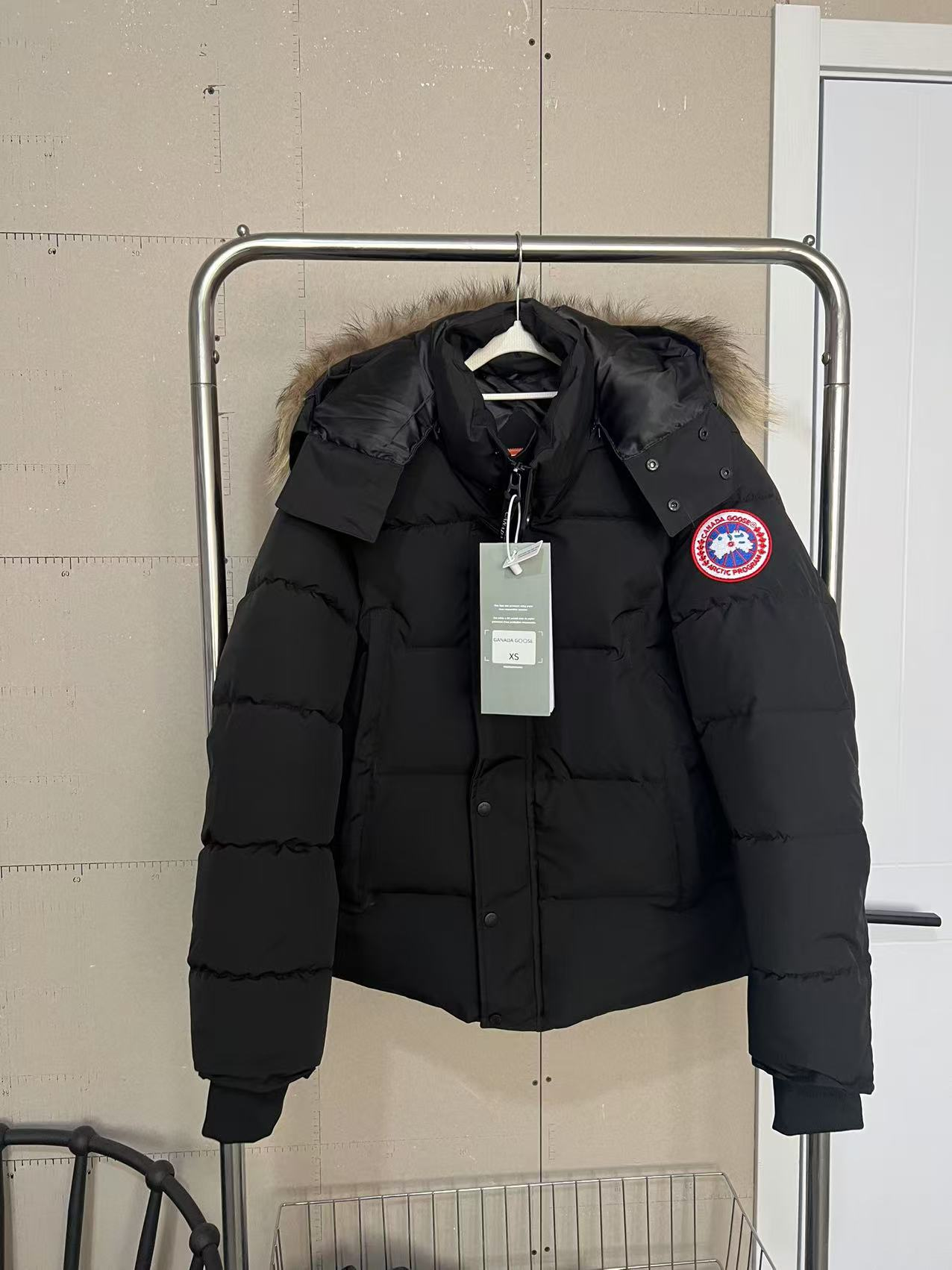 Canada Goose MacMillan Parka Warm Puffer Jacket Black
