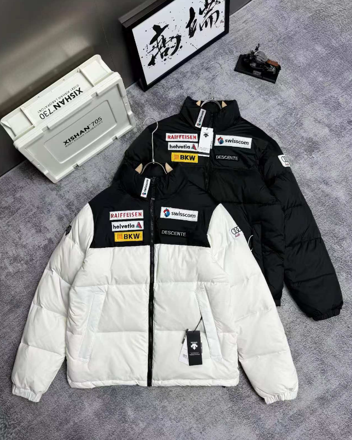 Descente Ski Team Puffer Jacket Patchwork Down Jacket Black and White