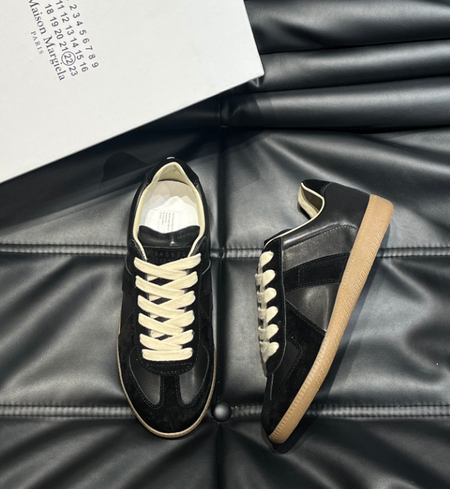 Maison Margiela MM Replica low top sneakers black