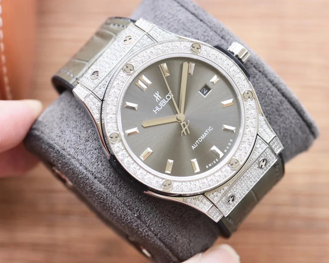 Hublot Classic Fusion Diamond Luxury Watch Gray