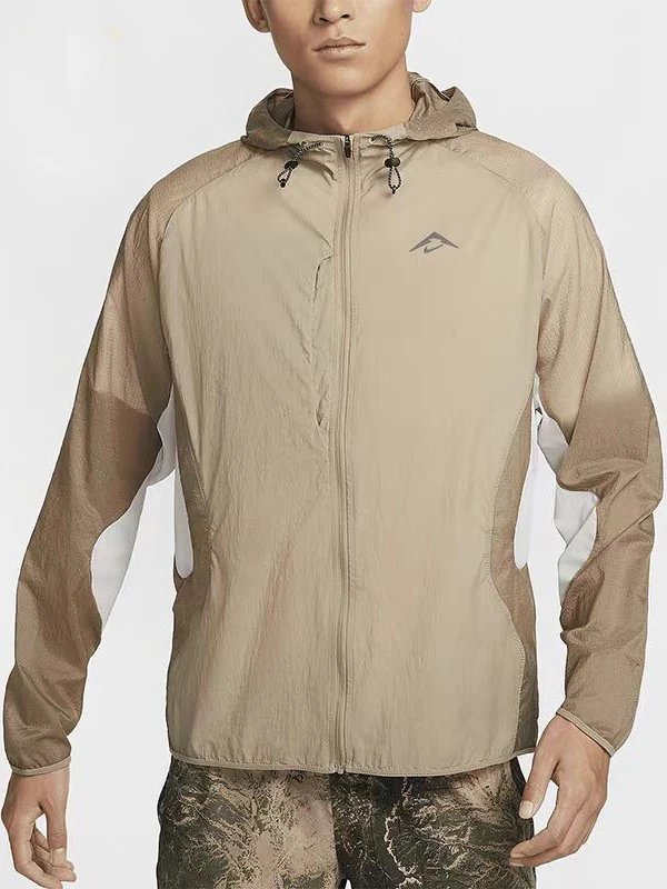 Nike Trail Windrunner Lightweight Jacket Beige