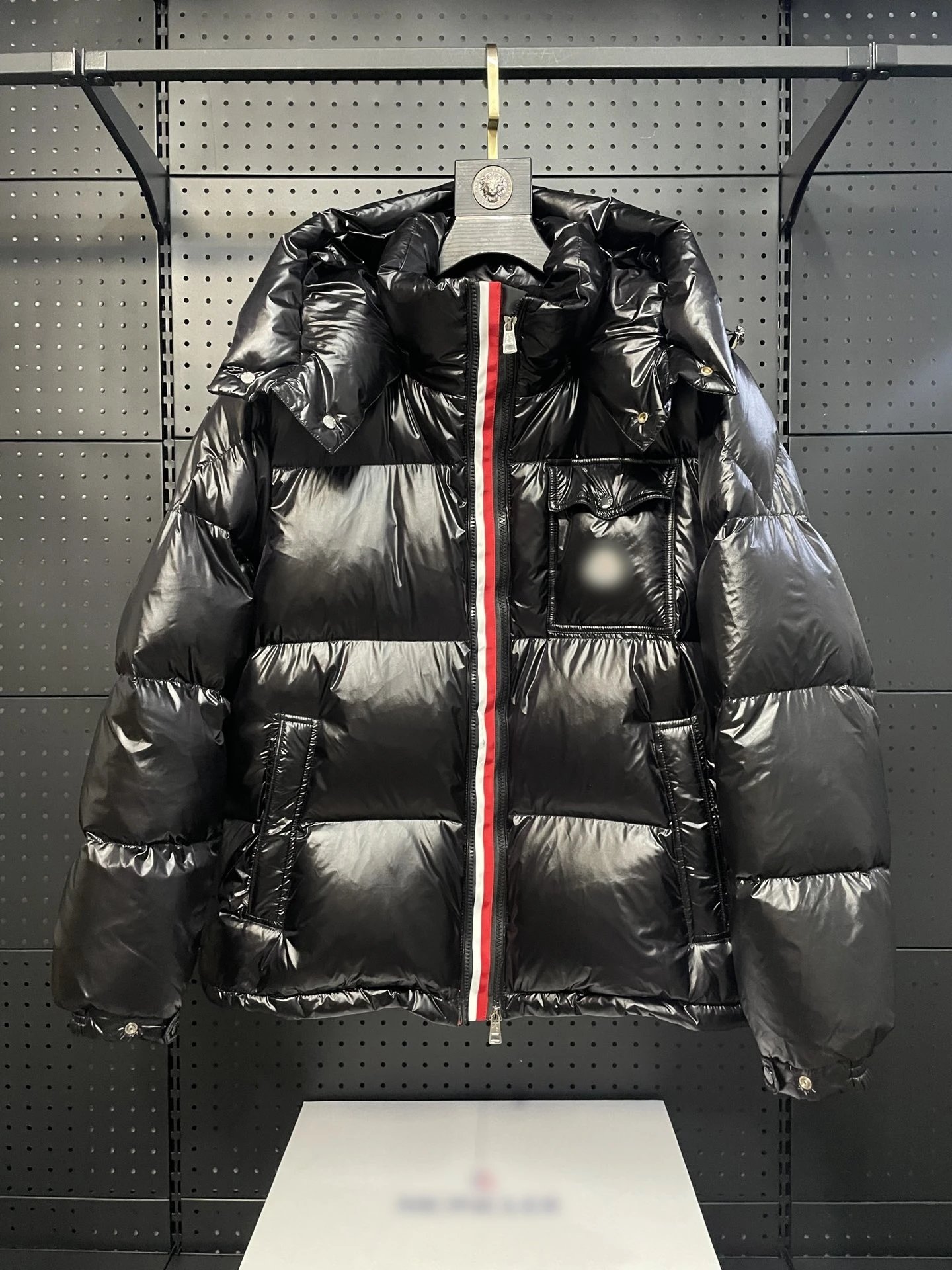 Moncler Montcla Shiny Puffer Jacket Black