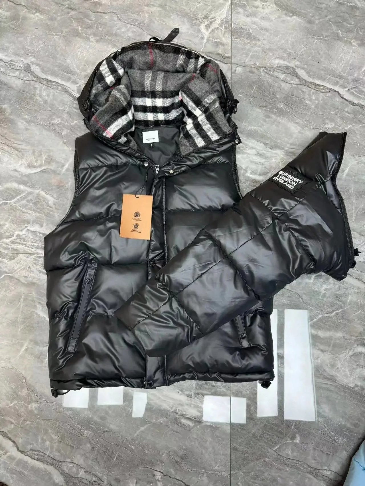 Burberry Detachable Sleeve Puffer Jacket Black